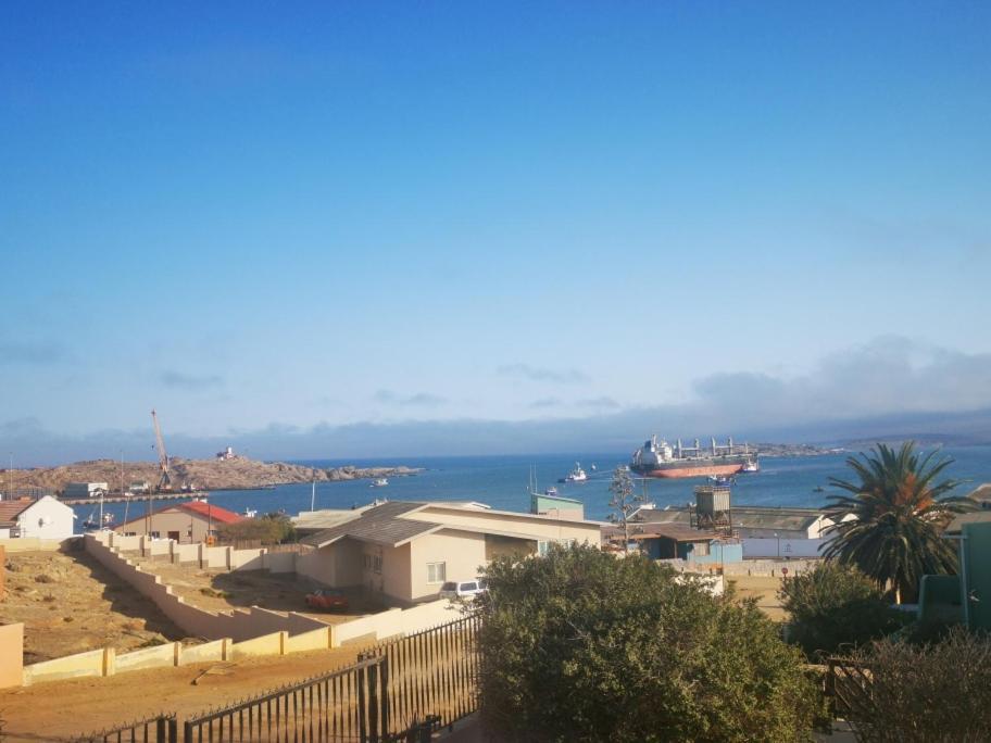 Zur Waterkant Guesthouse Luderitz Exterior photo